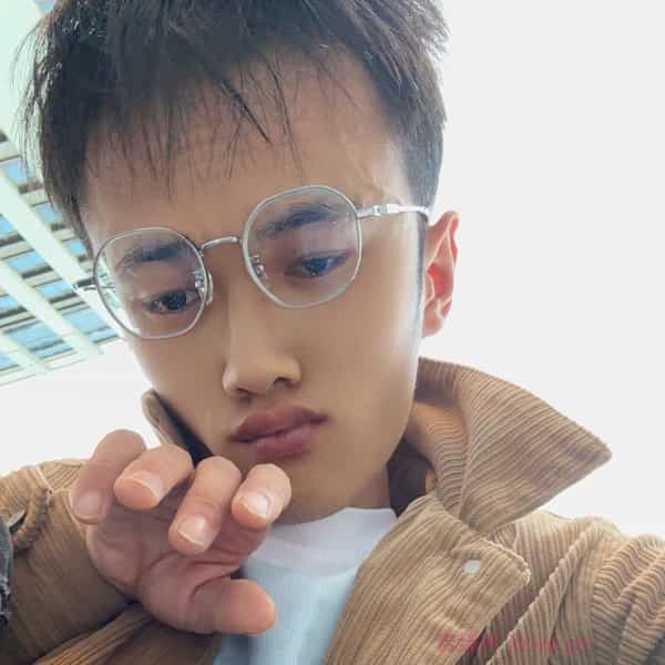 31岁岁贵州单身帅哥 - 长治吉缘网